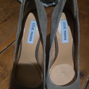 Steve Madden Women's Gray Suede Pumps